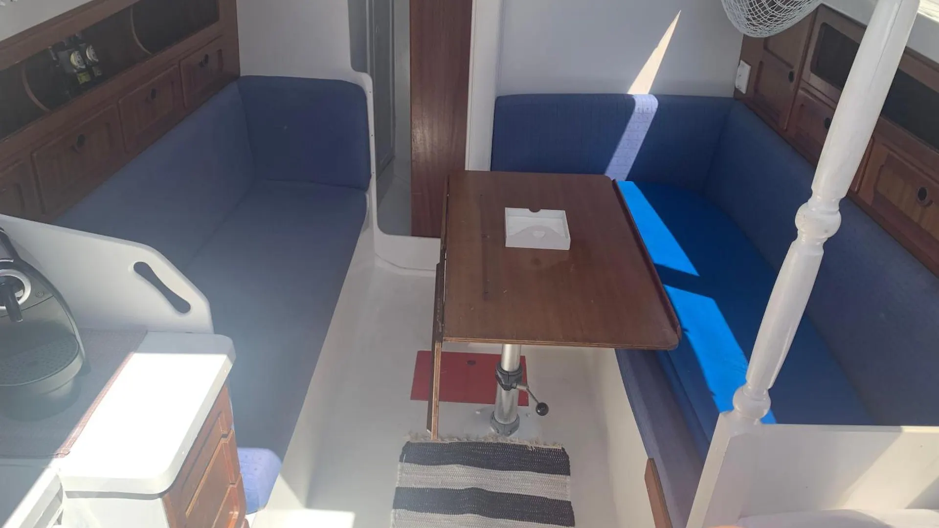 Botel Vintage Sailboat Experience Hotel Lisbon