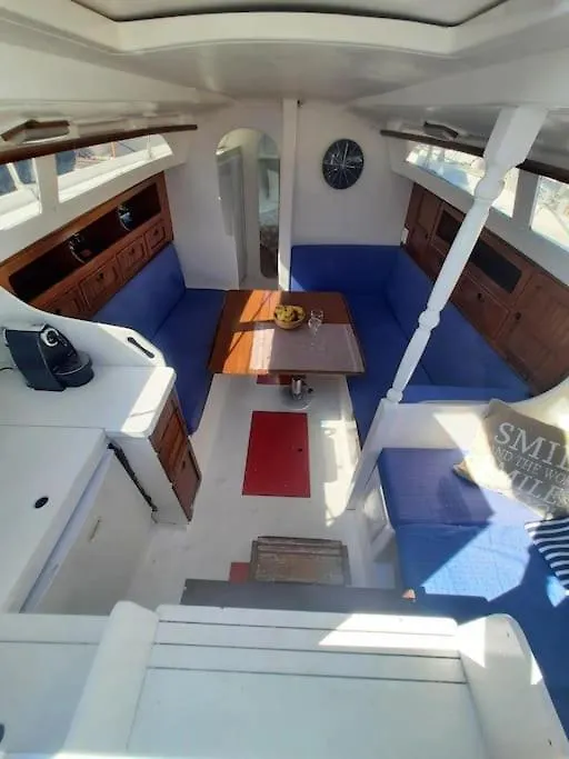 Vintage Sailboat Experience Hotel Lisbon Botel